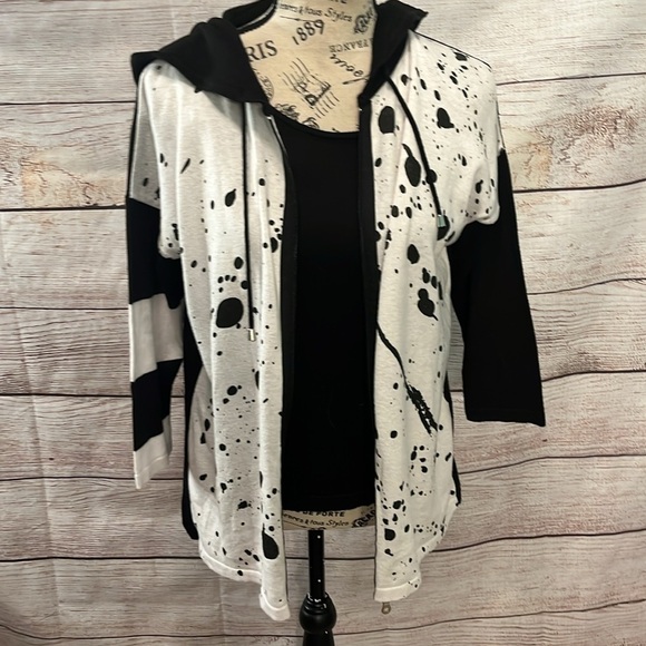 Angel Hoodie & Tank 2 Piece Set Front Zipper 3/4 Sleeves Black & White Size XS - Picture 1 of 13